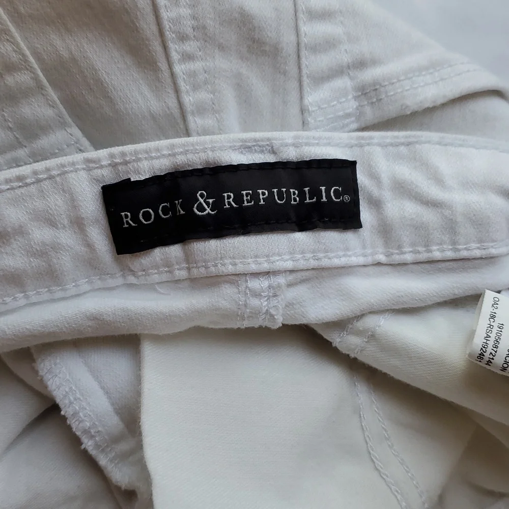 Rock & Republic 'Kristy' White Distressed Denim Jean Shorts Size 8